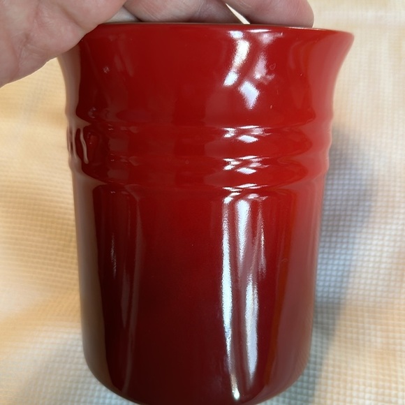 Le Creuset Stoneware Utensil Holder Crock Cherry Red Ombré - Picture 10 of 10